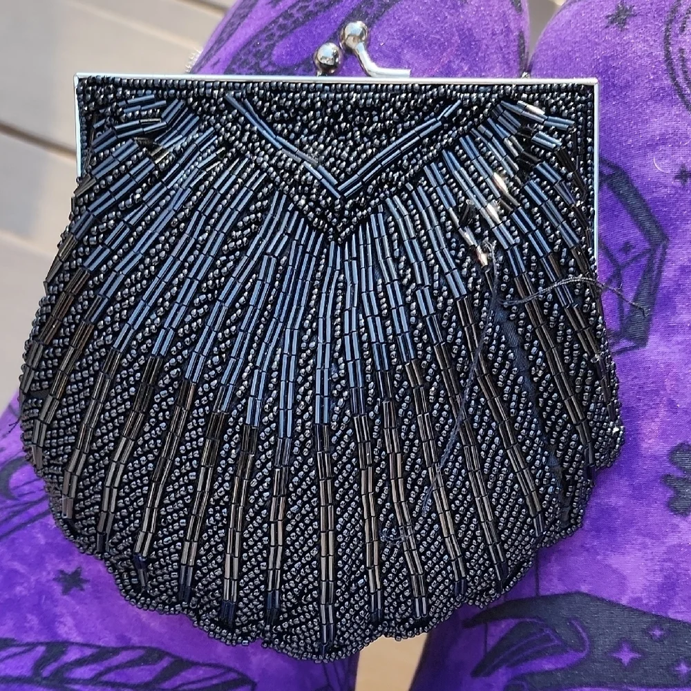 Black and Silver Seashell Wristlet‎ with Shimmer Finish